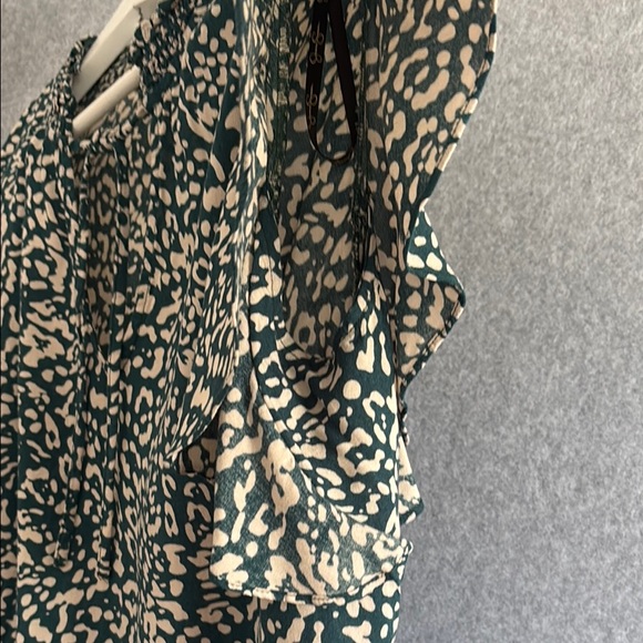 Jessica Simpson Flutter Sleeve Ruffled V-Neck Bohemian  Blouse Green/Cream (L) - Picture 7 of 11